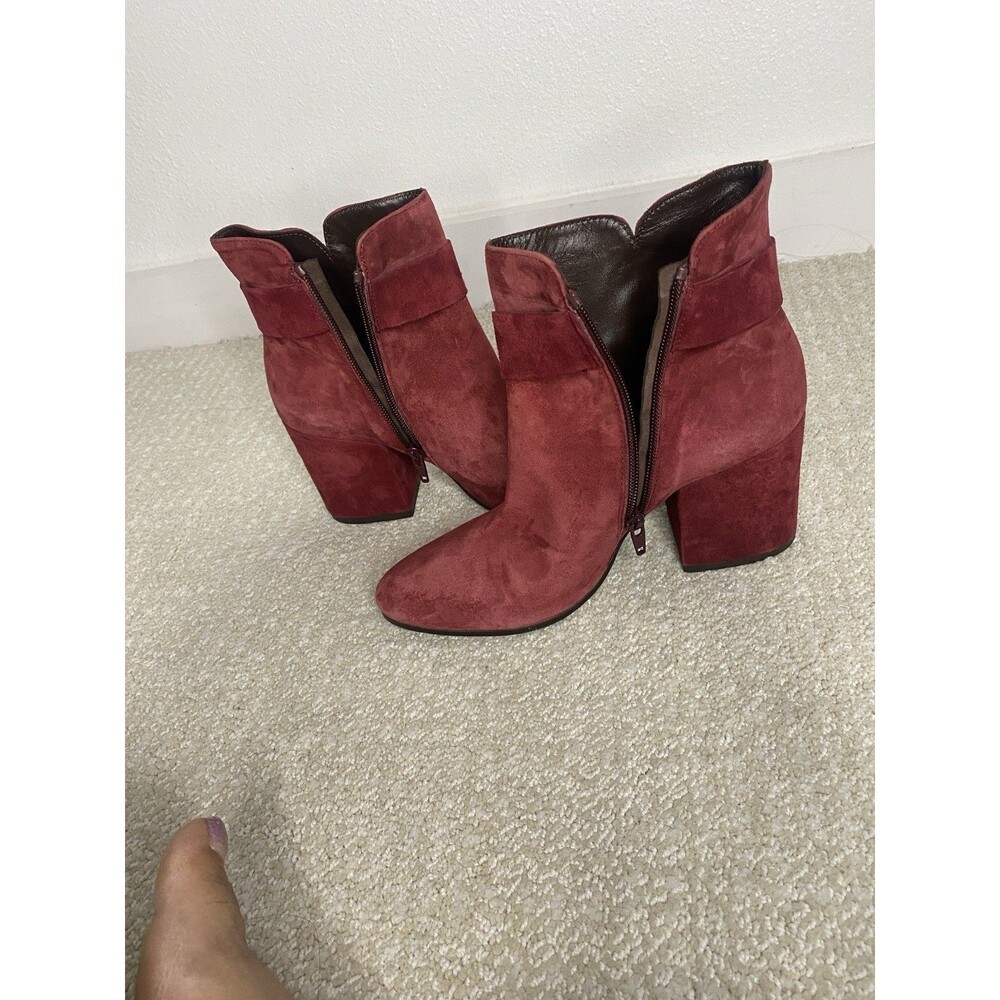 White Mountain Women's Wine Red Block Heel Booties Suedette Size 39 - Picture 10 of 13